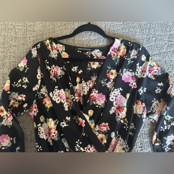 Floral Romper - Picture 3 of 4